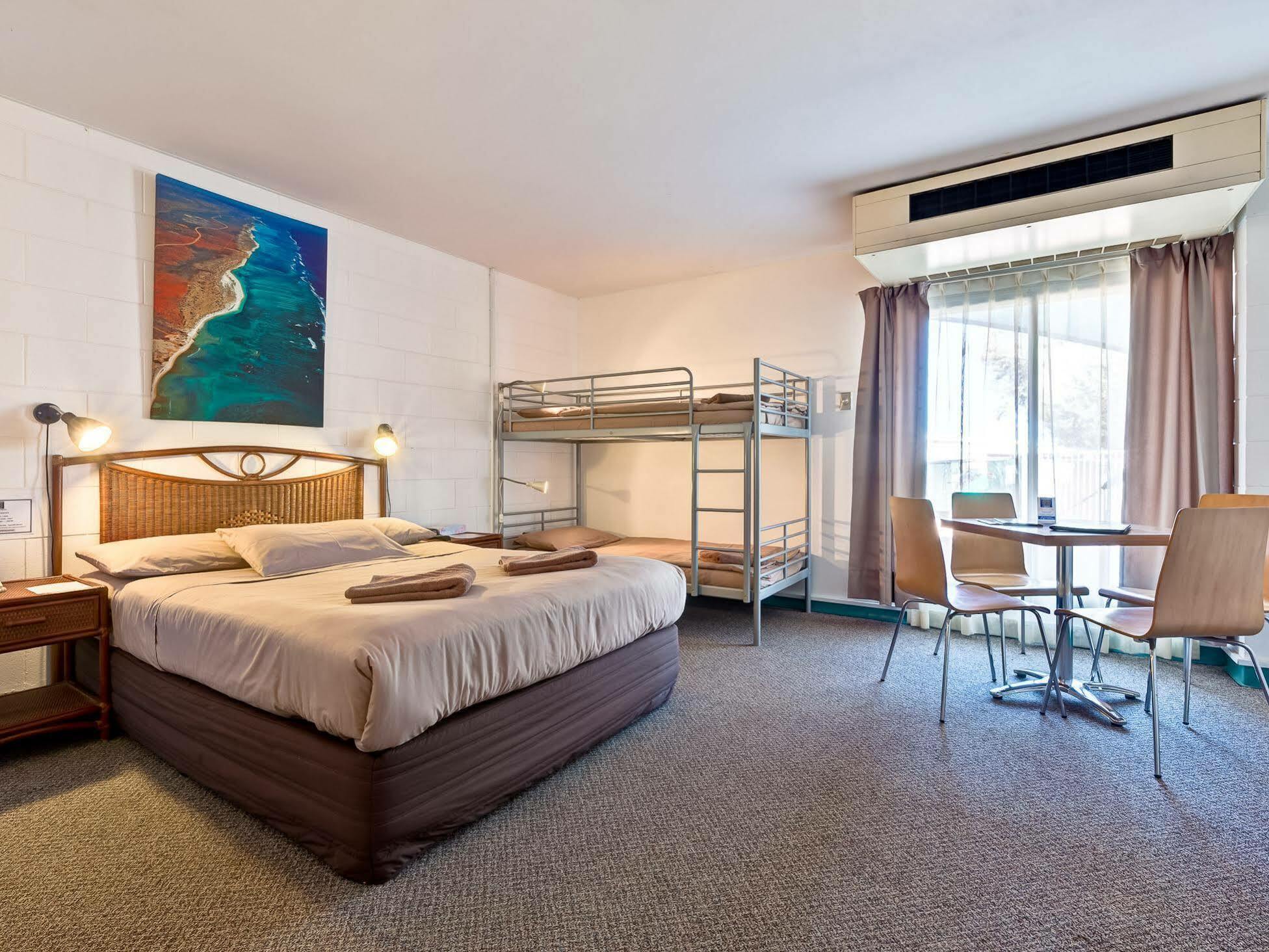 Sea Breeze Resort Exmouth Exteriér fotografie